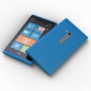 Lumia 900 在美国大获成功，英国发售日期推迟至 5 月 14 日